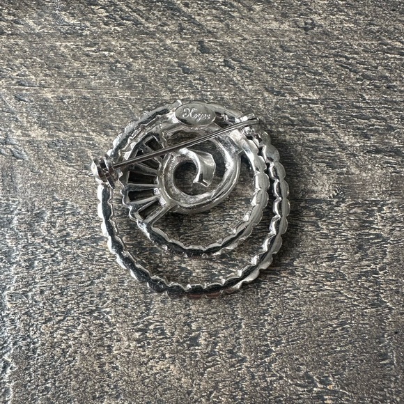 Vintage Keyes Rhinestone Brooch - Picture 5 of 5